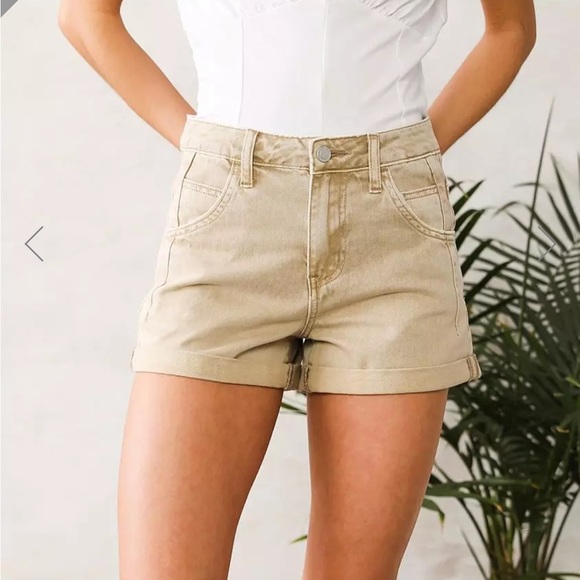 LOT Buckle BKE and Bridge by GLY Short - Picture 2 of 16